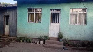 6bdrm House in Lideta for sale