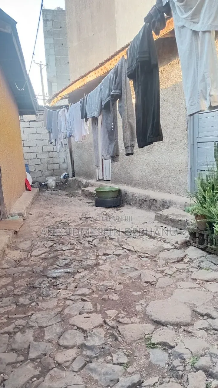 6bdrm House in Lideta for sale