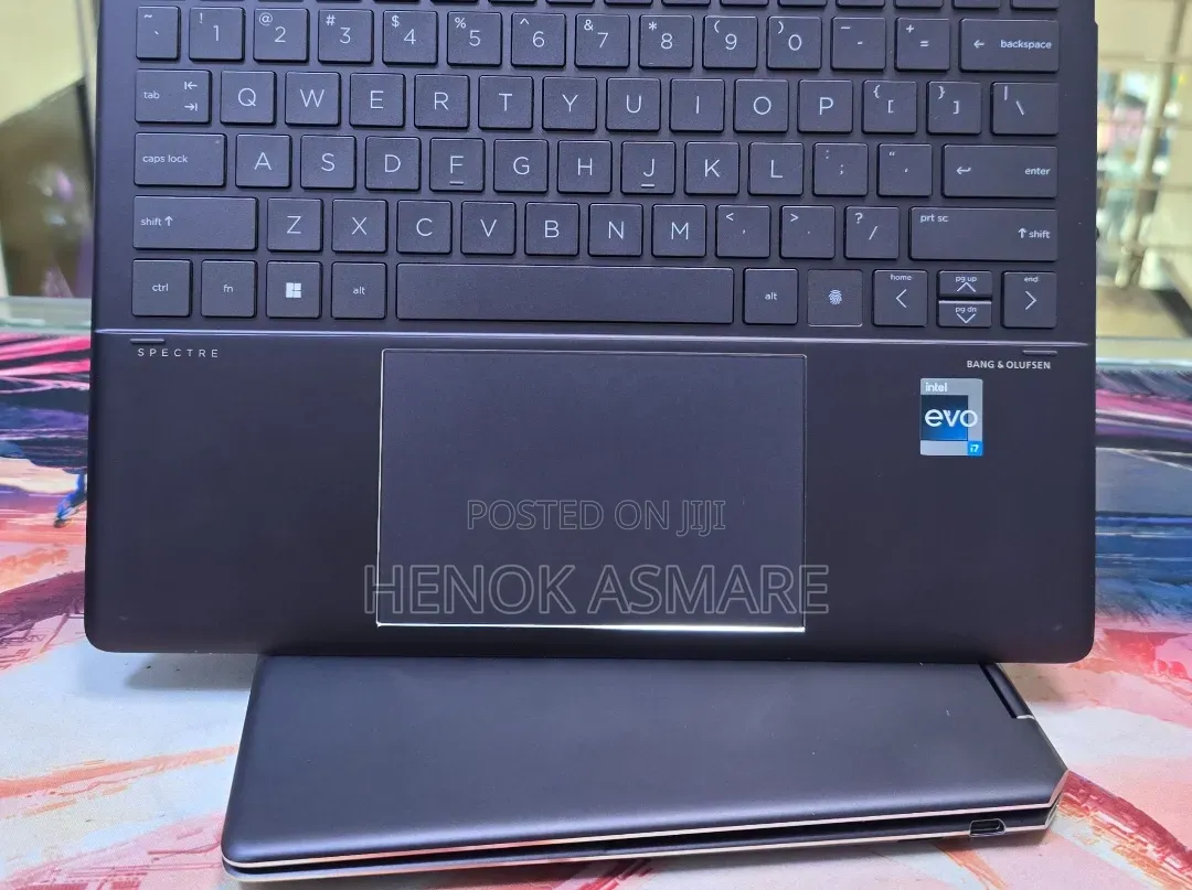 New Laptop HP Spectra 13 16GB Intel Core i7 SSD 1T