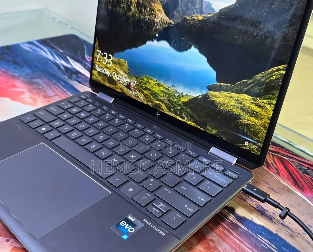 New Laptop HP Spectra 13 16GB Intel Core i7 SSD 1T
