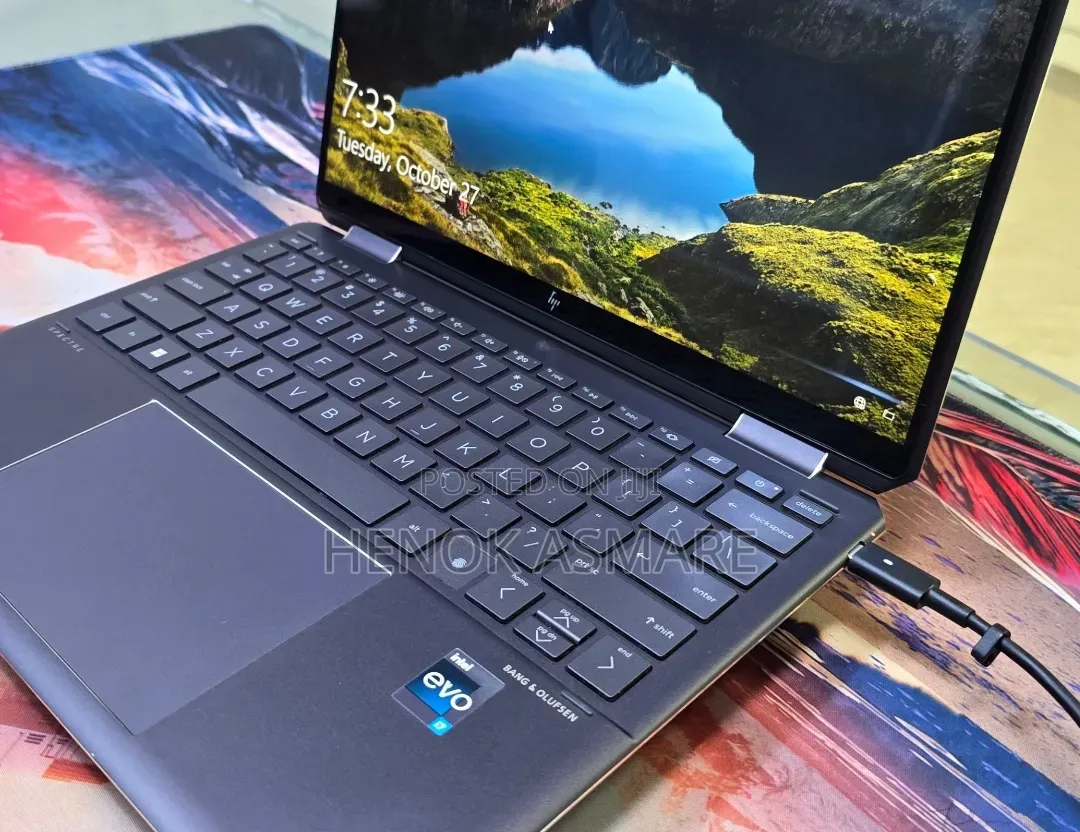New Laptop HP Spectra 13 16GB Intel Core i7 SSD 1T