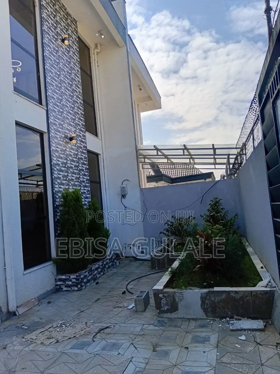 Furnished 6bdrm Farm House in Oromia-Finfinne for sale