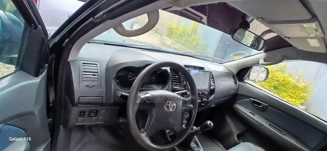 Toyota Hilux 2.5 D-4D 4X4 SRX 2012 Gray
