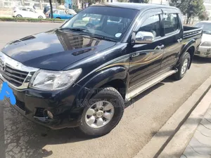 Toyota Hilux 2.5 D-4D 4X4 SRX 2011 Black