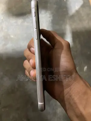 Apple iPhone 11 64 GB White