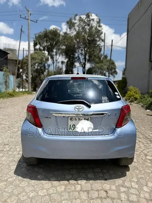 Toyota Yaris 2012 Blue