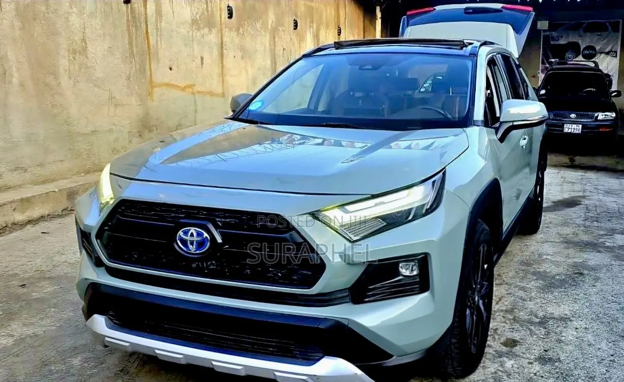 Toyota RAV4 Adventure AWD 2023 Green