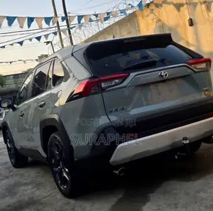 Toyota RAV4 Adventure AWD 2023 Green