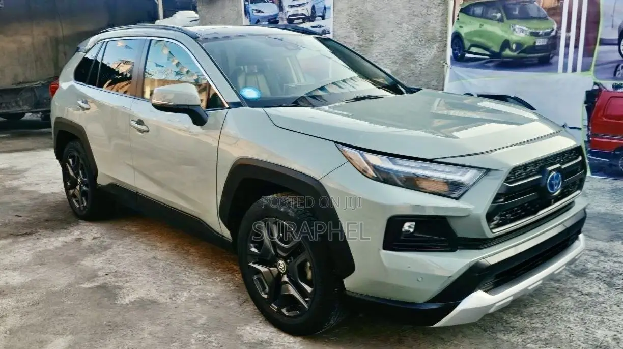 Toyota RAV4 Adventure AWD 2023 Green