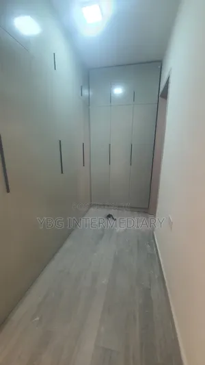 Furnished 3bdrm Apartment in Appartment, Yeka for sale