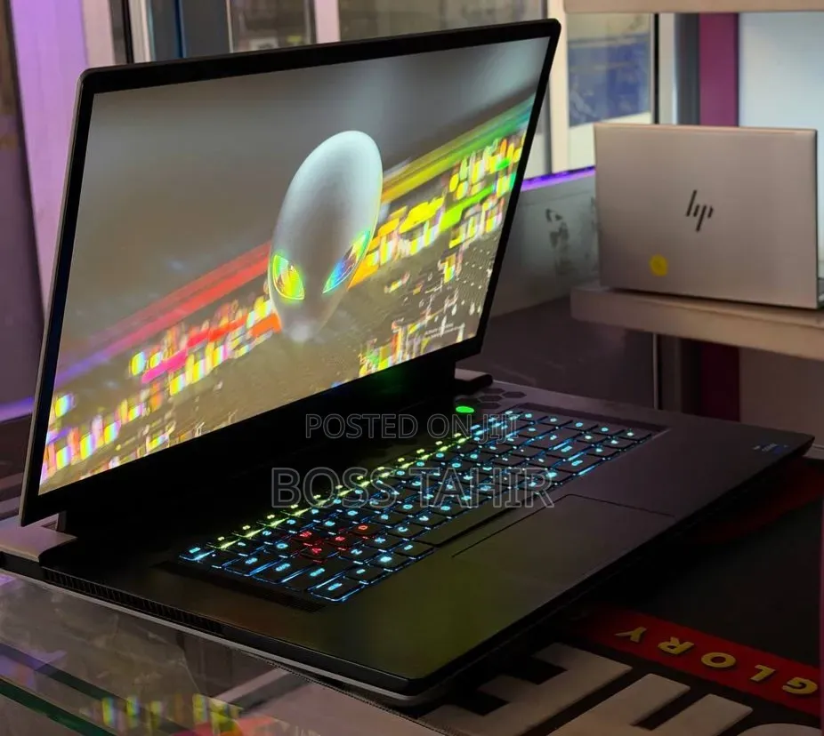 New Laptop Alienware M17x R2 16GB Intel Core i7 SSD 512GB