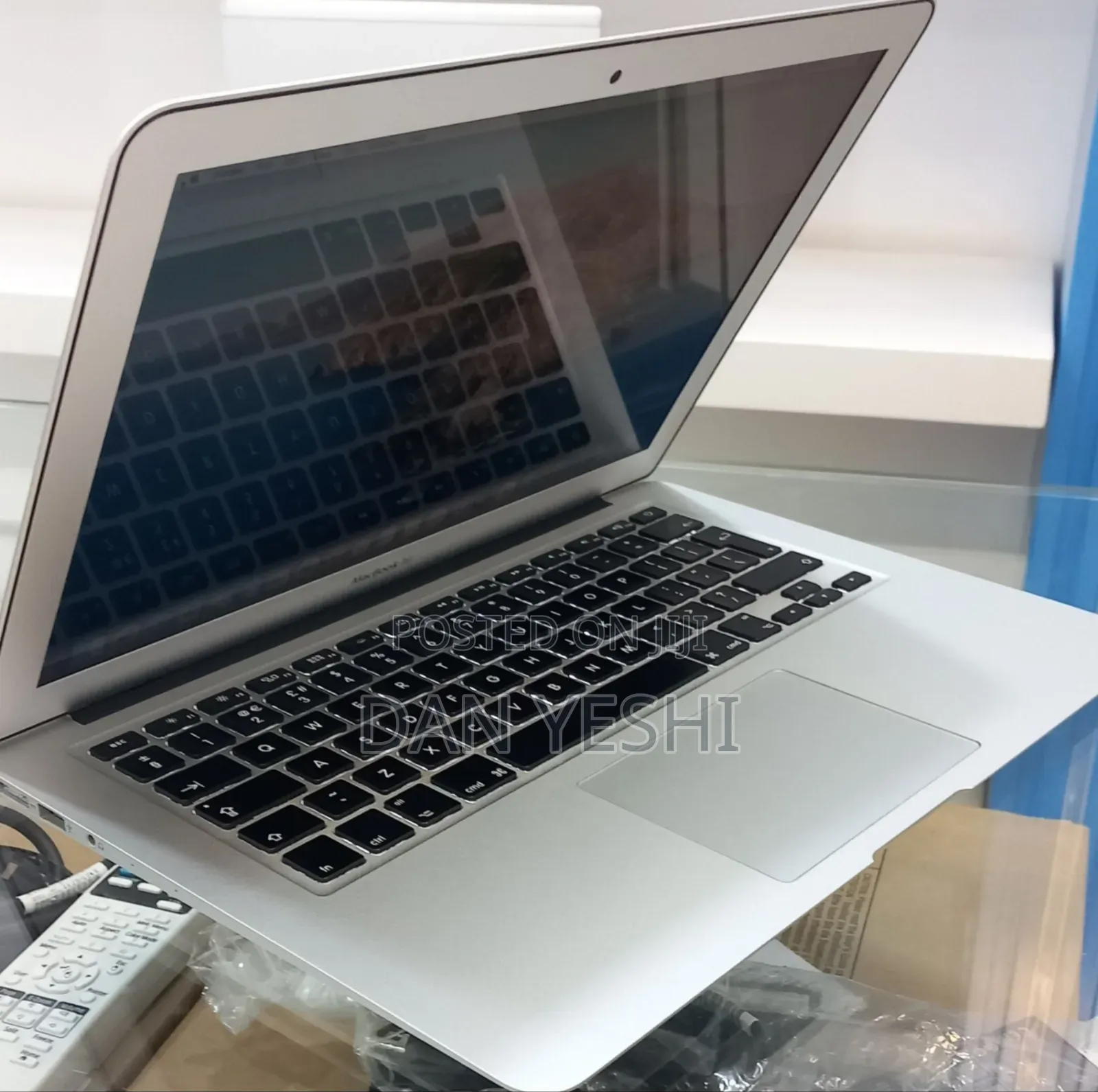 New Laptop Apple MacBook 2012 4GB Intel Core i5 SSD 128GB