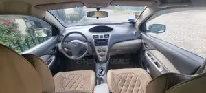Toyota Yaris 2011 White
