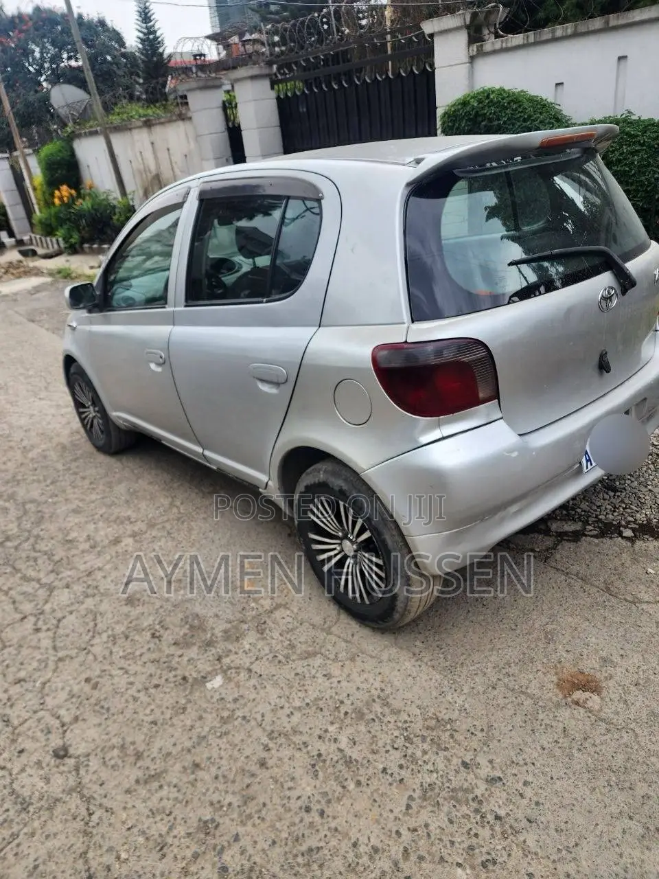 Toyota Vitz 2001 Silver