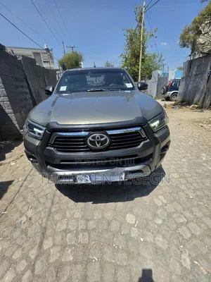 Toyota Hilux 2021 Gray