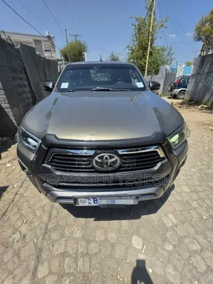 Toyota Hilux 2021 Gray