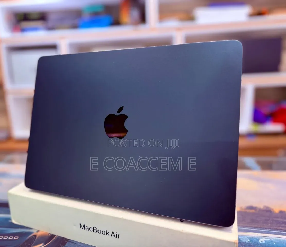 New Laptop Apple MacBook Air 2025 M4 16GB Apple M4 SSD 256GB
