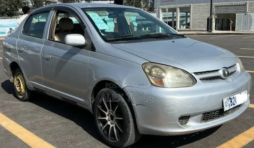 Toyota Platz 2005 Silver