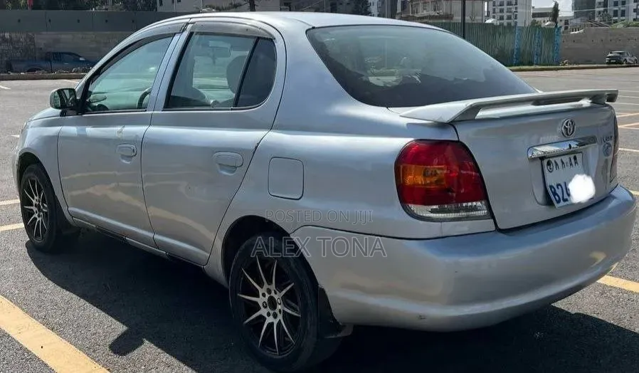 Toyota Platz 2005 Silver