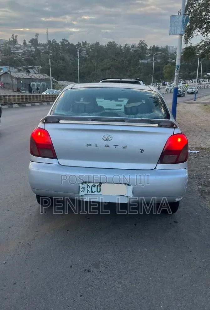 Toyota Platz 1.0 FWD 2001 Silver
