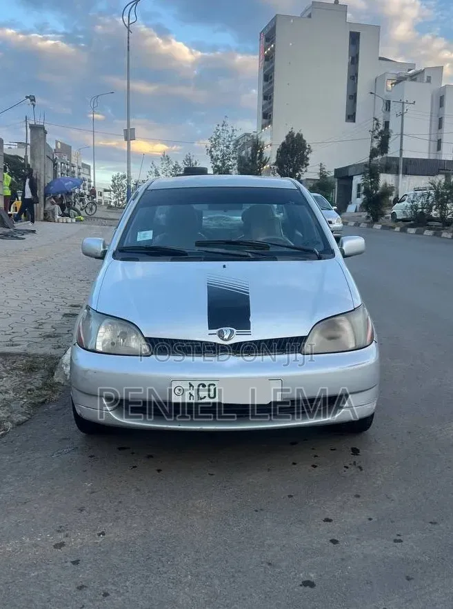 Toyota Platz 1.0 FWD 2001 Silver