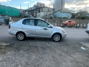 Toyota Platz 1.0 FWD 2001 Silver