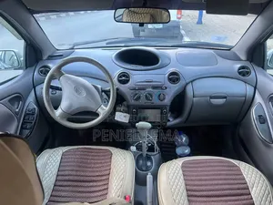 Toyota Platz 1.0 FWD 2001 Silver