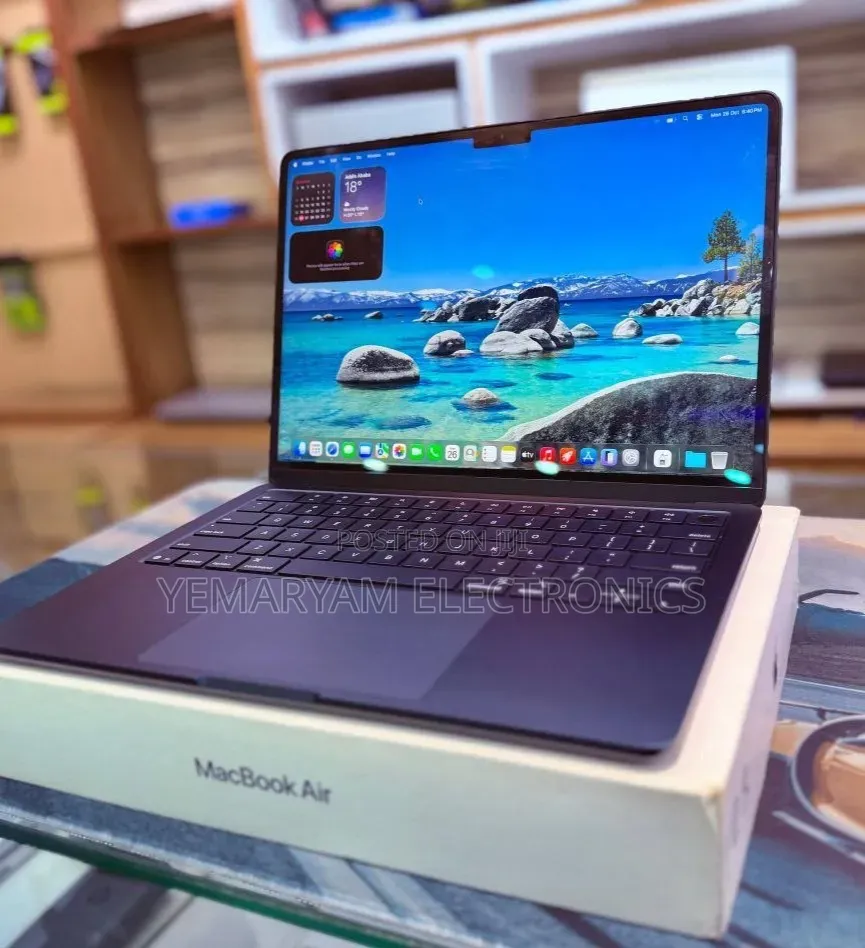 New Laptop Apple MacBook Air 2025 M4 16GB Apple M4 SSD 256GB