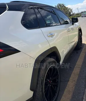 Toyota RAV4 2020 White