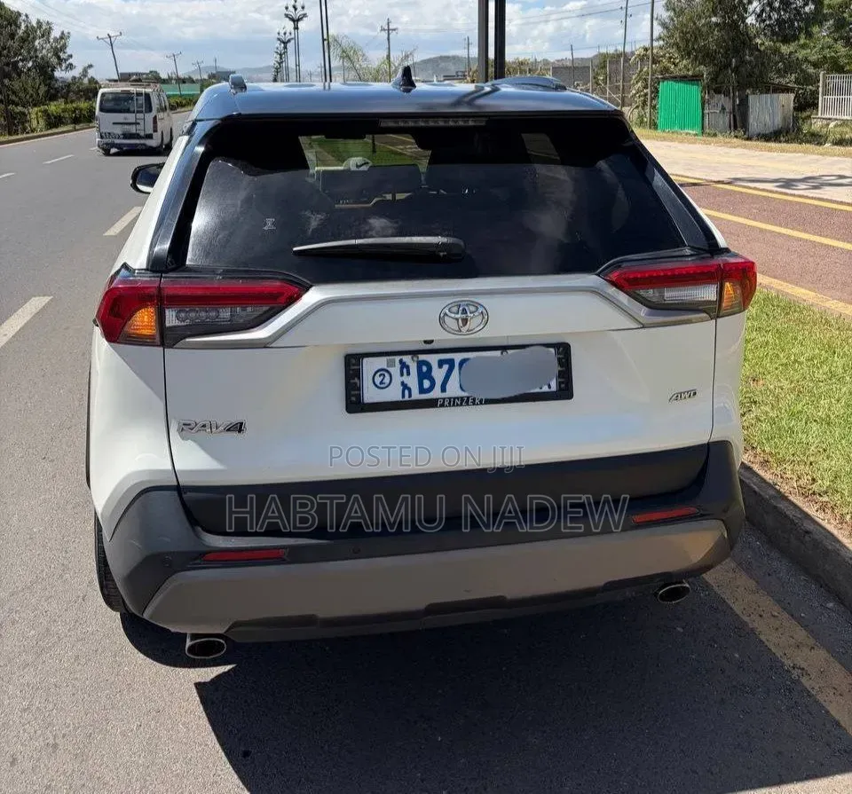 Toyota RAV4 2020 White