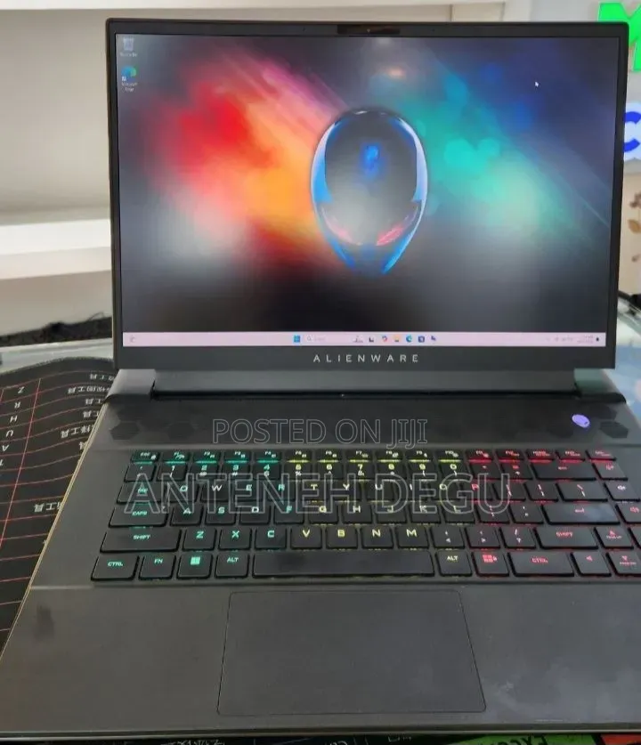 New Laptop Alienware M16 R1 16GB AMD Ryzen 9 SSD 1T