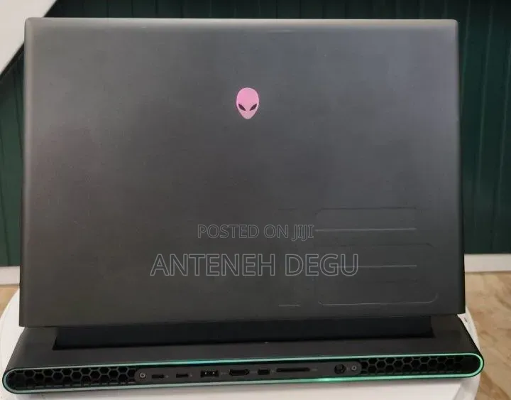 New Laptop Alienware M16 R1 16GB AMD Ryzen 9 SSD 1T
