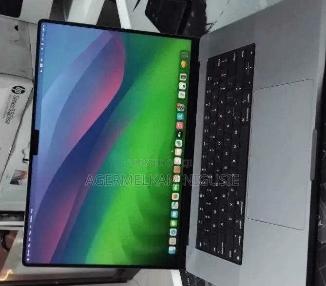 New Laptop Apple MacBook 2006 32GB Apple M1 Pro SSD 1T