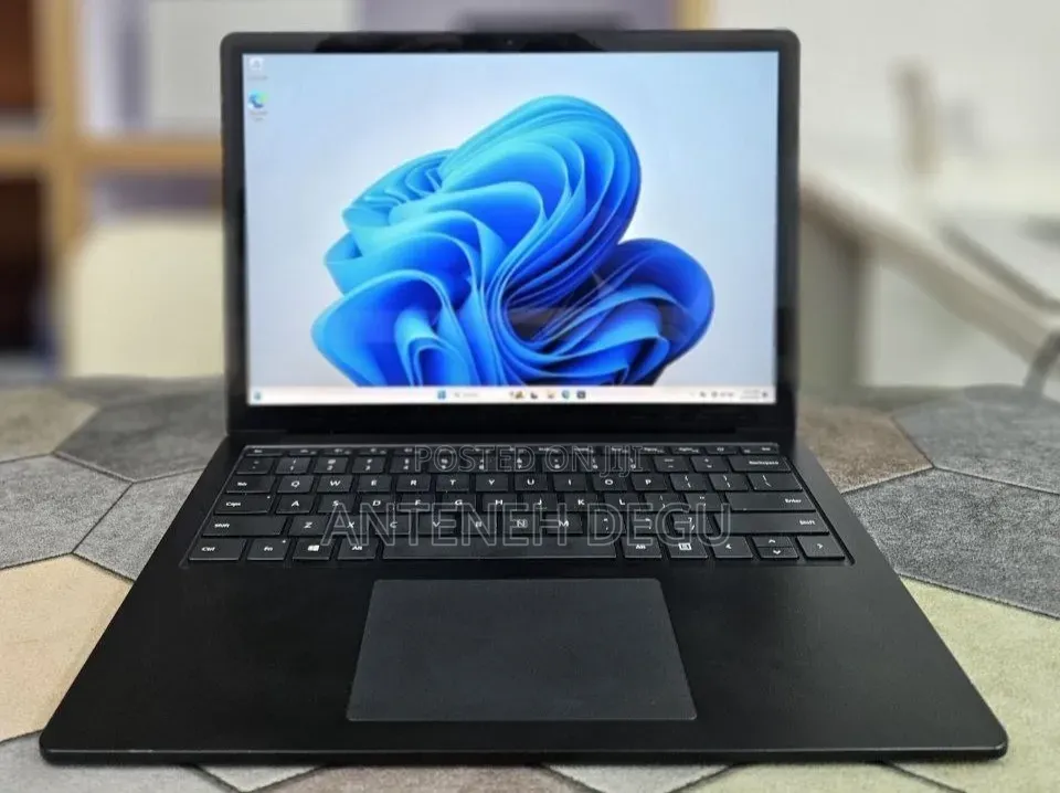 New Laptop Microsoft Surface Laptop 4 16GB Intel Core i7 SSD 512GB