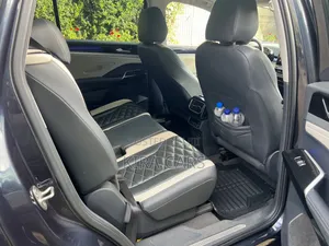 Volkswagen ID.6 2023 Blue