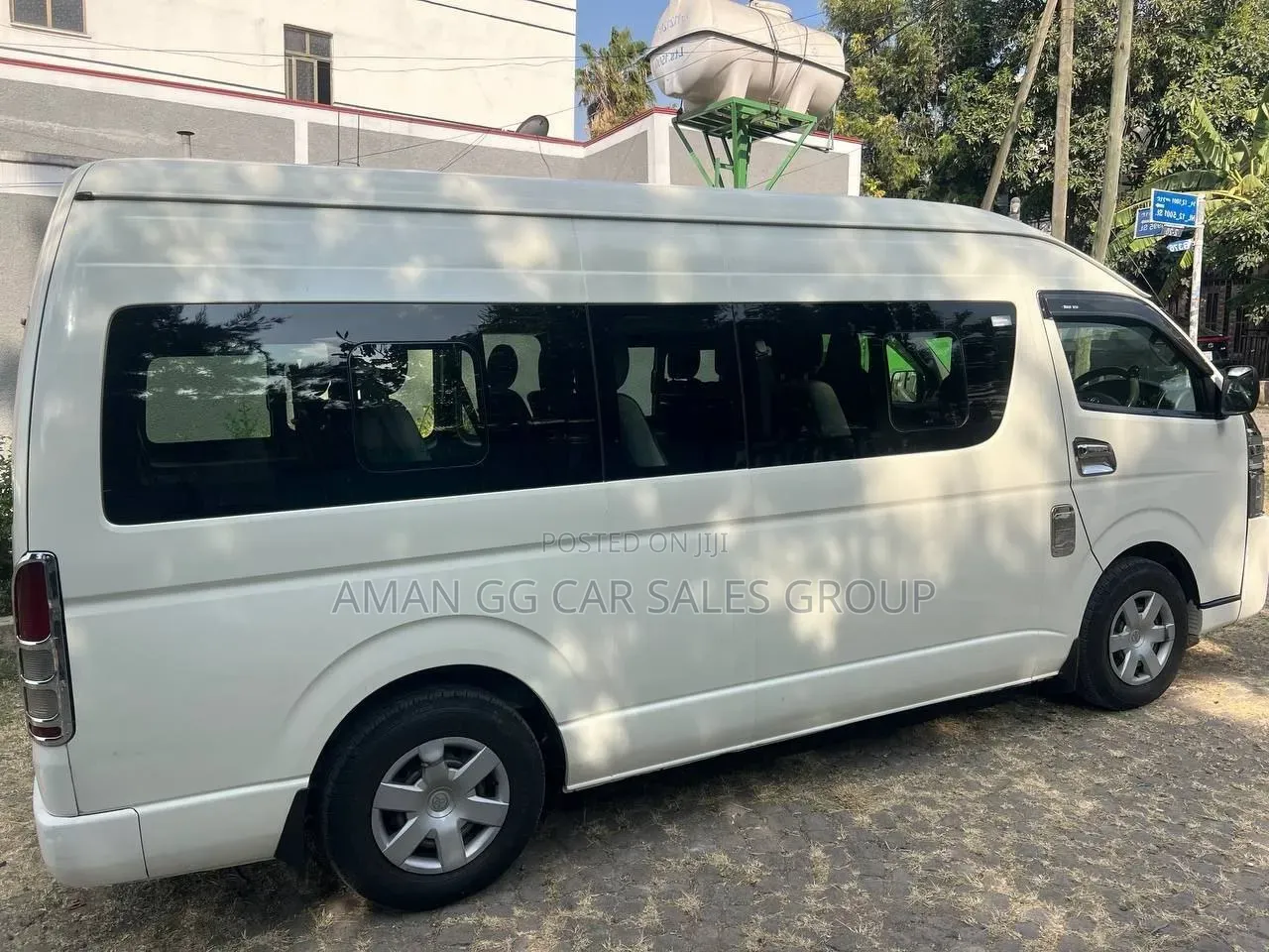 Toyota HiAce 2019 White