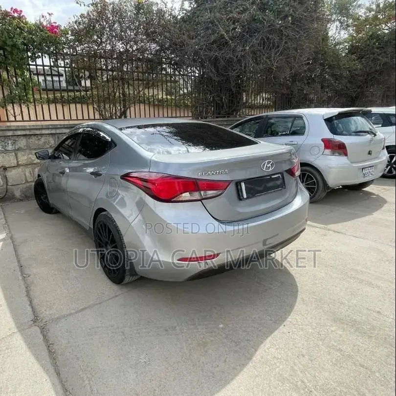 Hyundai Elantra 2014 Silver