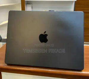 New Laptop Apple MacBook Pro 2025 M5 24GB Apple M5 Pro SSD 1T