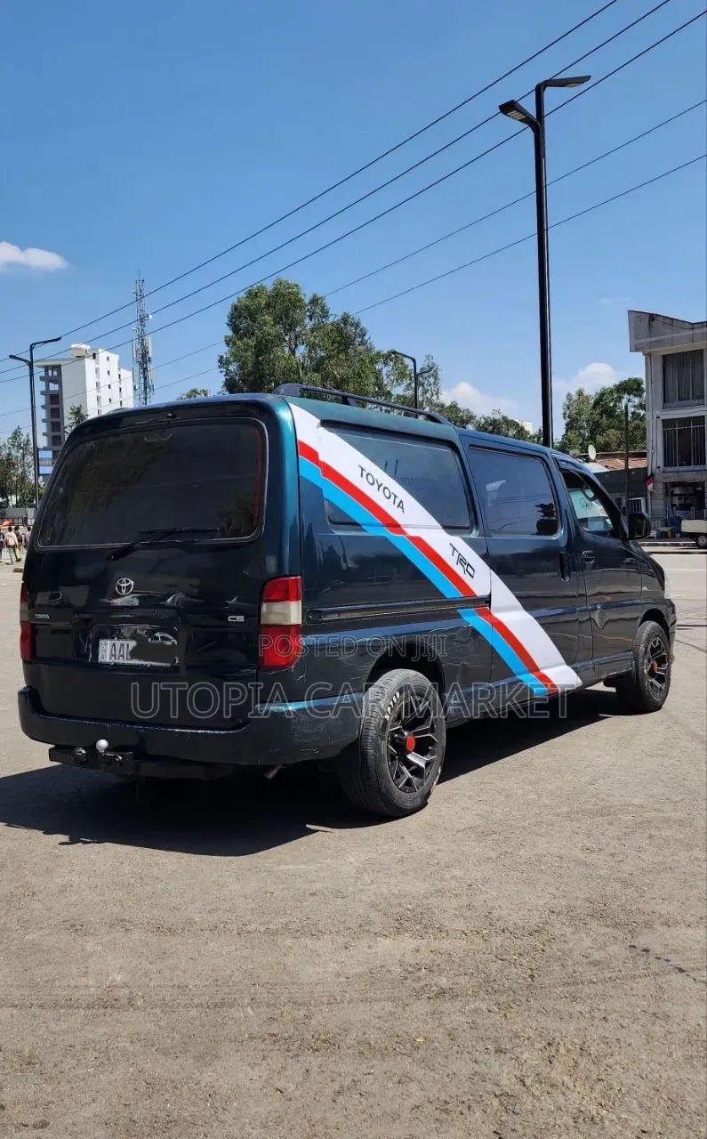 Toyota HiAce 2007 Grey