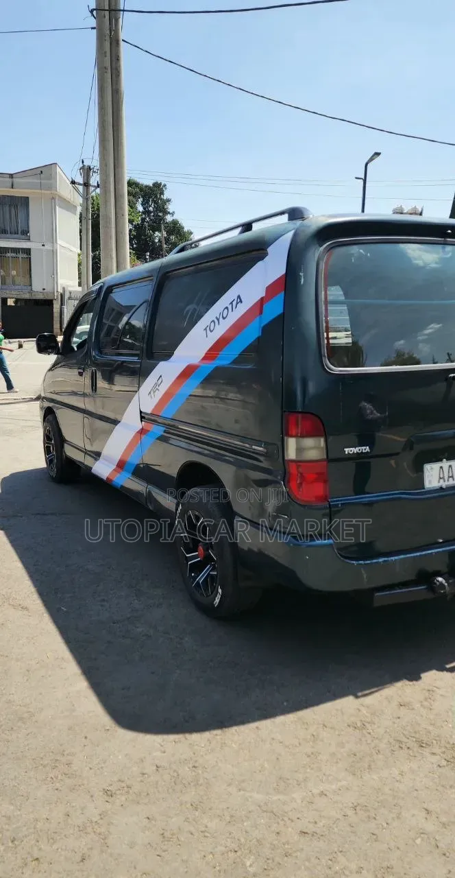 Toyota HiAce 2007 Grey