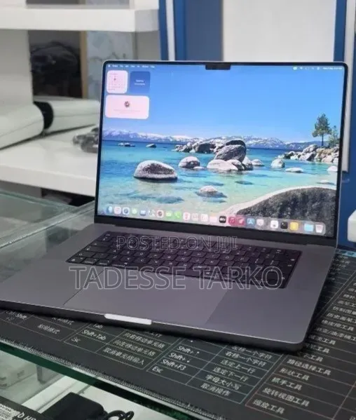 New Laptop Apple MacBook Pro 2021 M1 32GB Apple M1 Pro SSD 512GB
