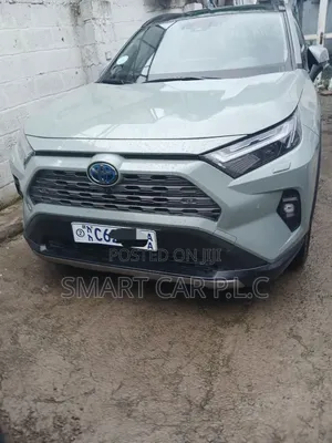 Toyota RAV4 2022 White
