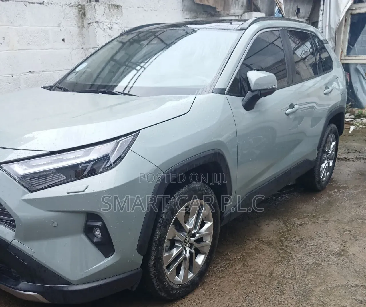 Toyota RAV4 2022 White