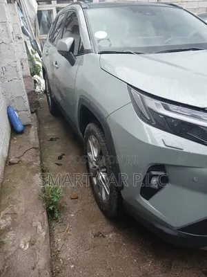 Toyota RAV4 2022 White