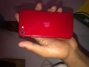 Apple iPhone SE (2022) 64 GB Red