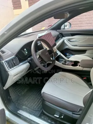 Toyota RAV4 2022 White
