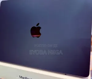 New Laptop Apple MacBook Air 2025 M4 16GB Apple M5 SSD 256GB