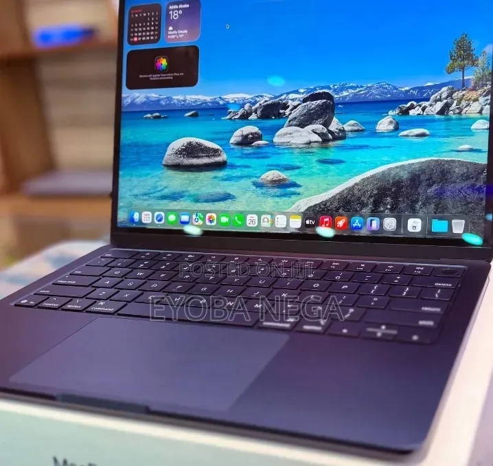 New Laptop Apple MacBook Air 2025 M4 16GB Apple M5 SSD 256GB