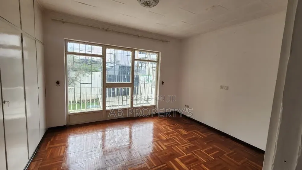 3bdrm Villa in Old Airport ብ/ገብርኤል, Nifas Silk-Lafto for rent