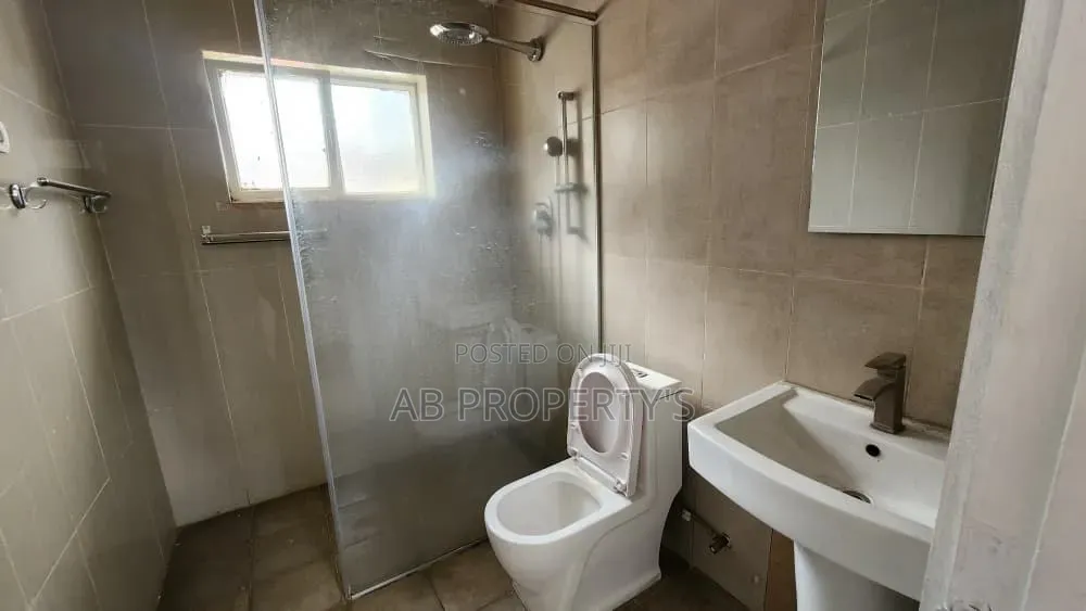 3bdrm Villa in Old Airport ብ/ገብርኤል, Nifas Silk-Lafto for rent